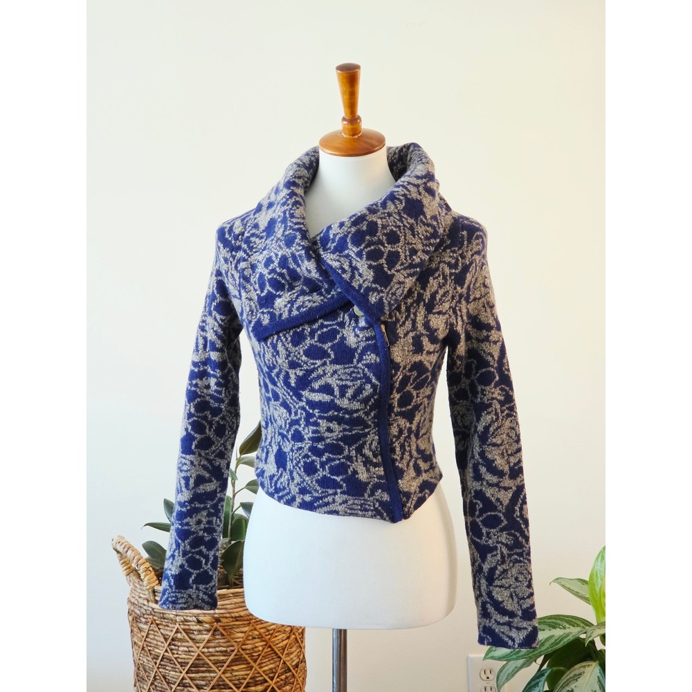 Sleeping on Snow Cardigan Floral Blue Grey Cottagecore Asymmetrical Zip Small